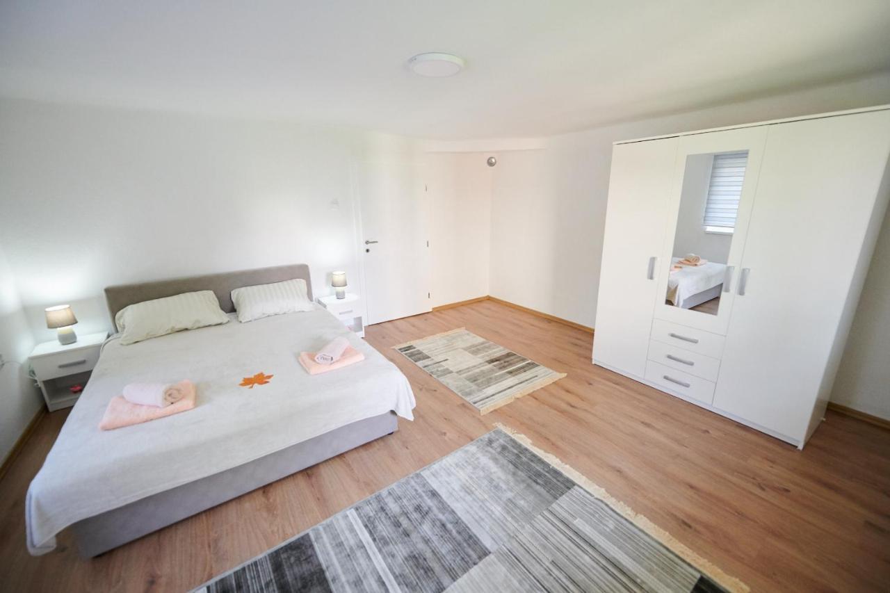 Lovely House Apartment Сараево Екстериор снимка
